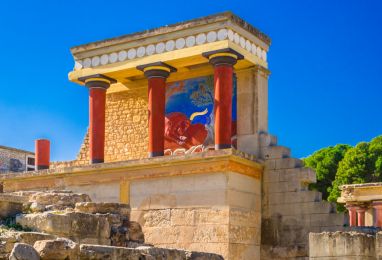 ОСТРОВ КРИТ: ЛЕГЕНДАРНО ЛЯТО В ЛЮЛКАТА НА БОГОВЕТЕ