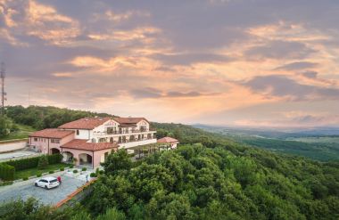 Zaara Estate