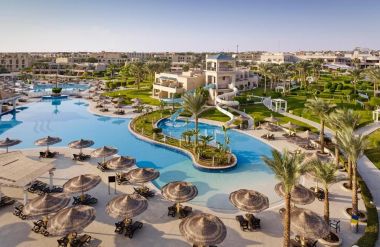 Coral Sea Holiday Resort & Aqua Park