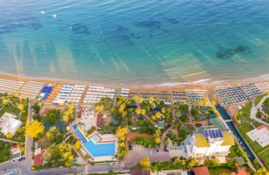 ARMAS GREEN FUGLA BEACH