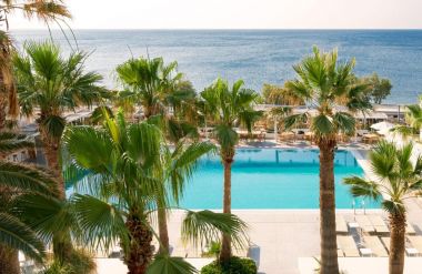 KAMARI BEACH SANTORINI