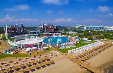 SELECTUM LUXURY RESORT