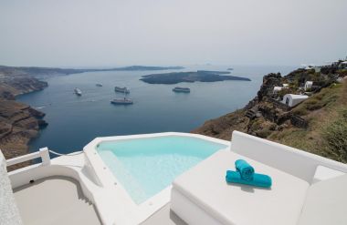 AQUA LUXURY SUITES