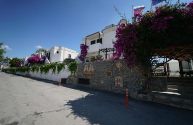 SALINAS HOTEL