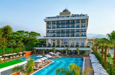 SERENITY QUEEN HOTEL