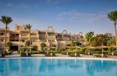 Coral Sea Water World Resort