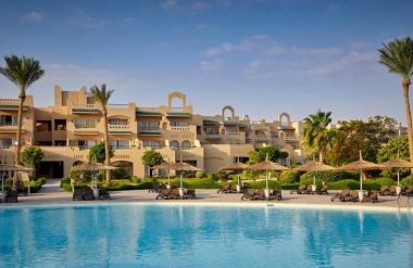 Coral Sea Water World Resort